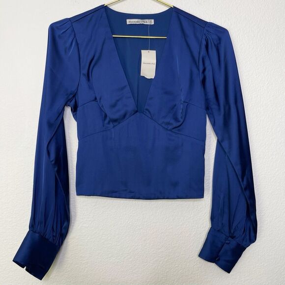 NEW Abercrombie & Fitch Top XS Blue Satin Crop V Neck Puff Long Sleeve Smocked - Picture 2 of 10